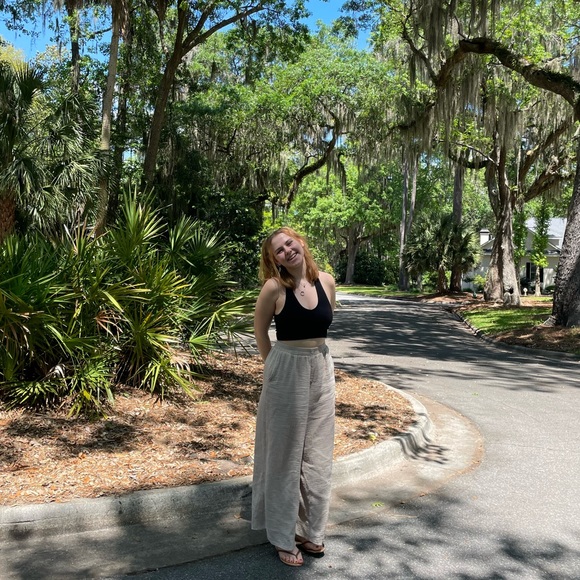 Meet your Posher, Jessica - Picture 4 of 4